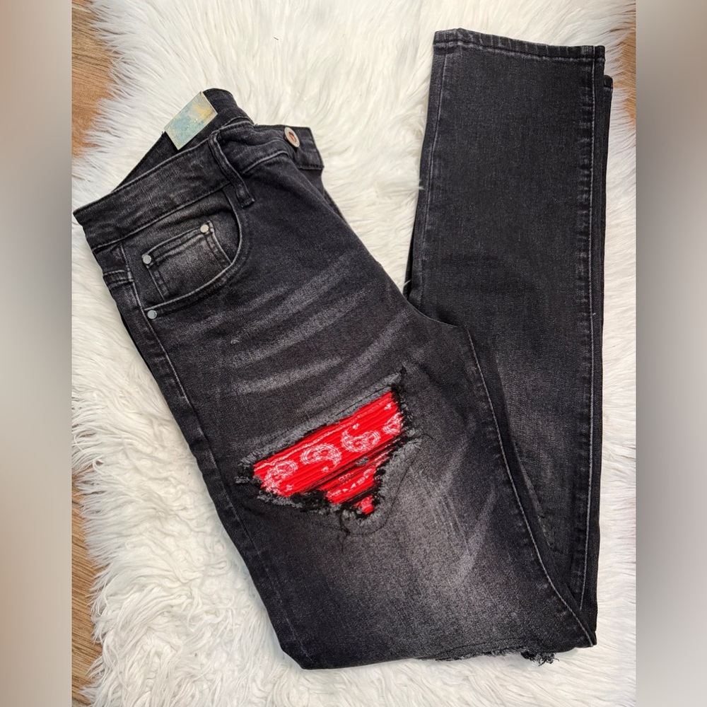 NWT TMMMT Men’s Black Distressed Jeans Red Paisley Patch Straight Leg 30